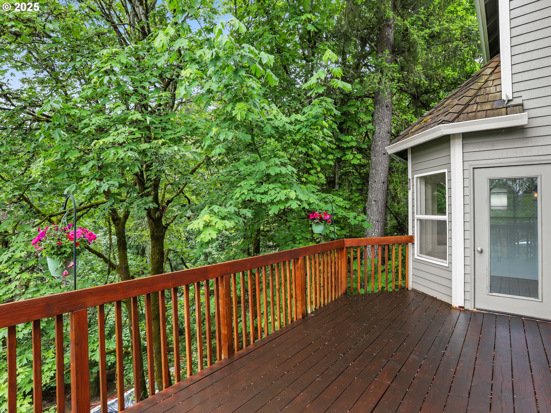 13754 Southwest Benchview Place Portland, OR 97223 - Photo 9 of 24 Gallery Image 9