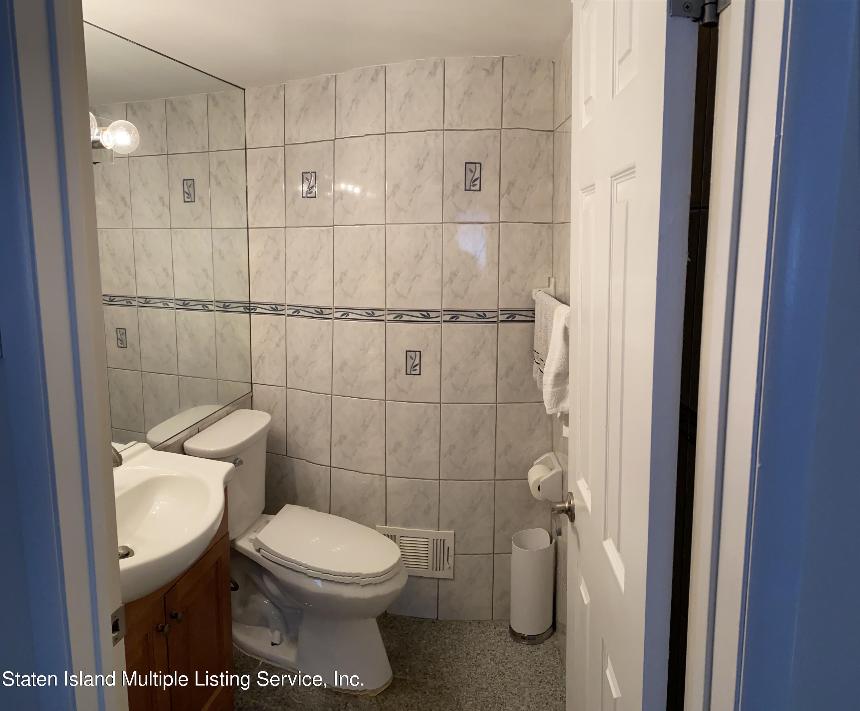 34 Hart Loop Staten Island, NY 10306 - Photo 14 of 17 Half Bath
