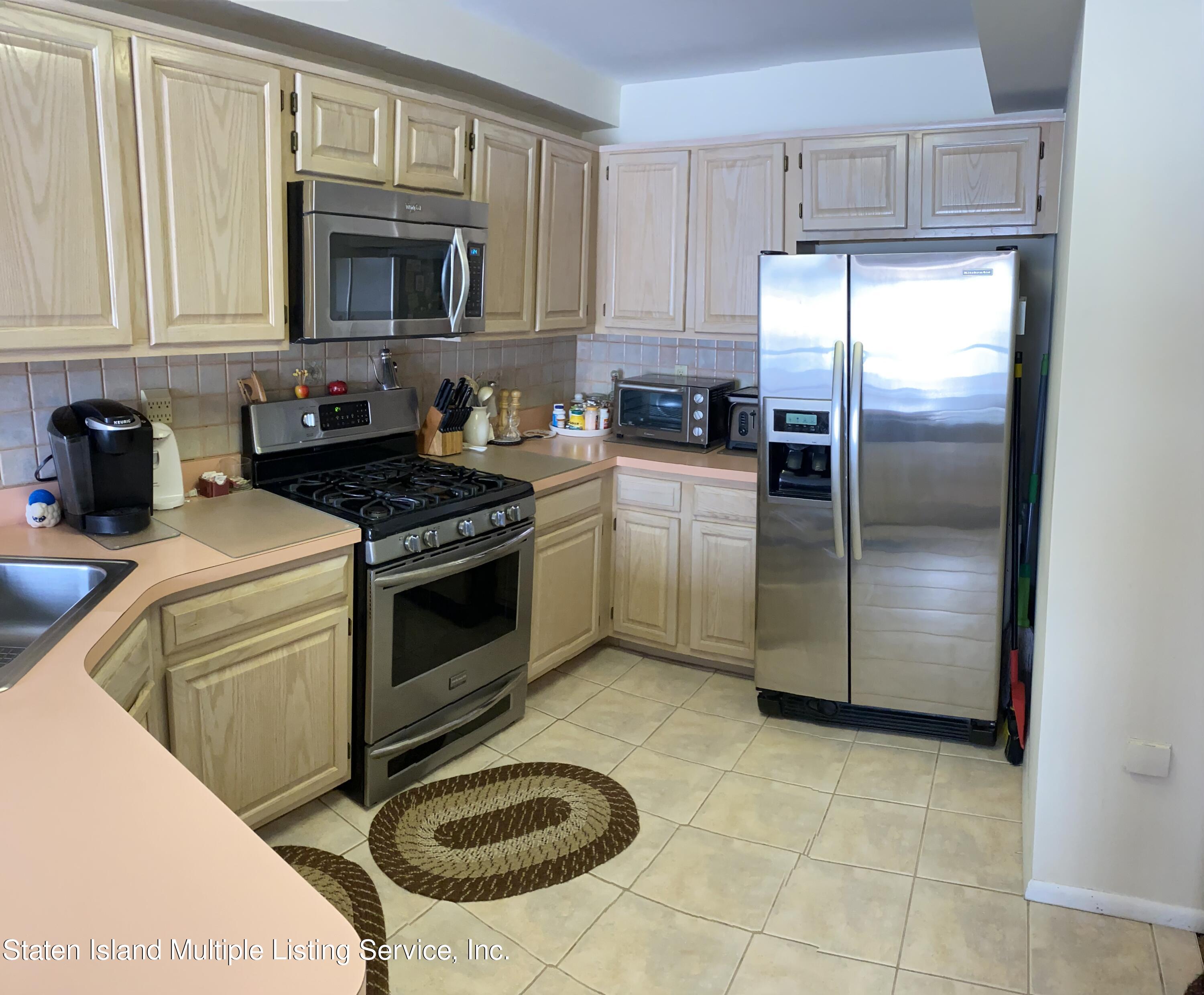 34 Hart Loop Staten Island, NY 10306 - Photo 15 of 17 Kitchen 1