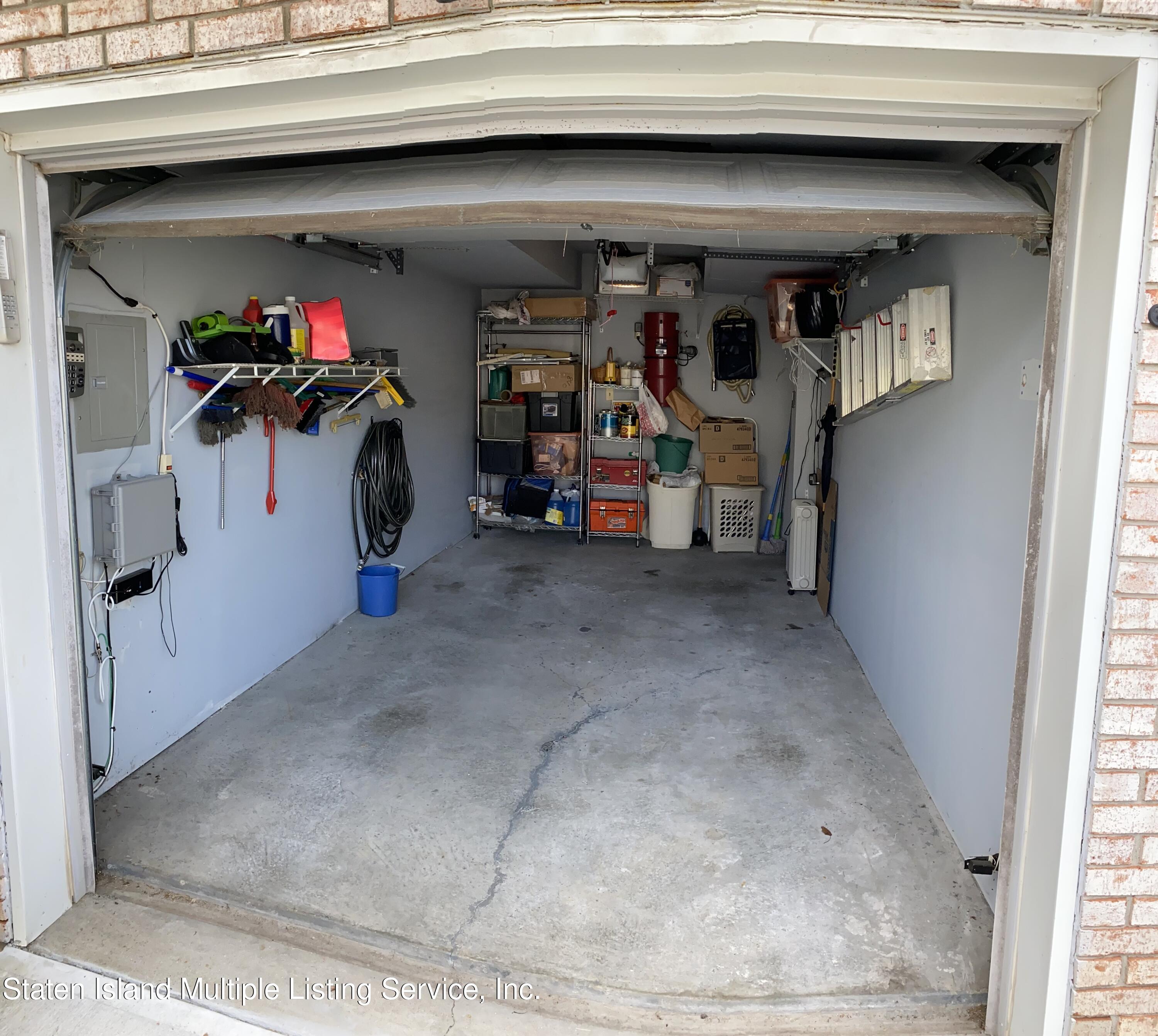 34 Hart Loop Staten Island, NY 10306 - Photo 3 of 17 Garage