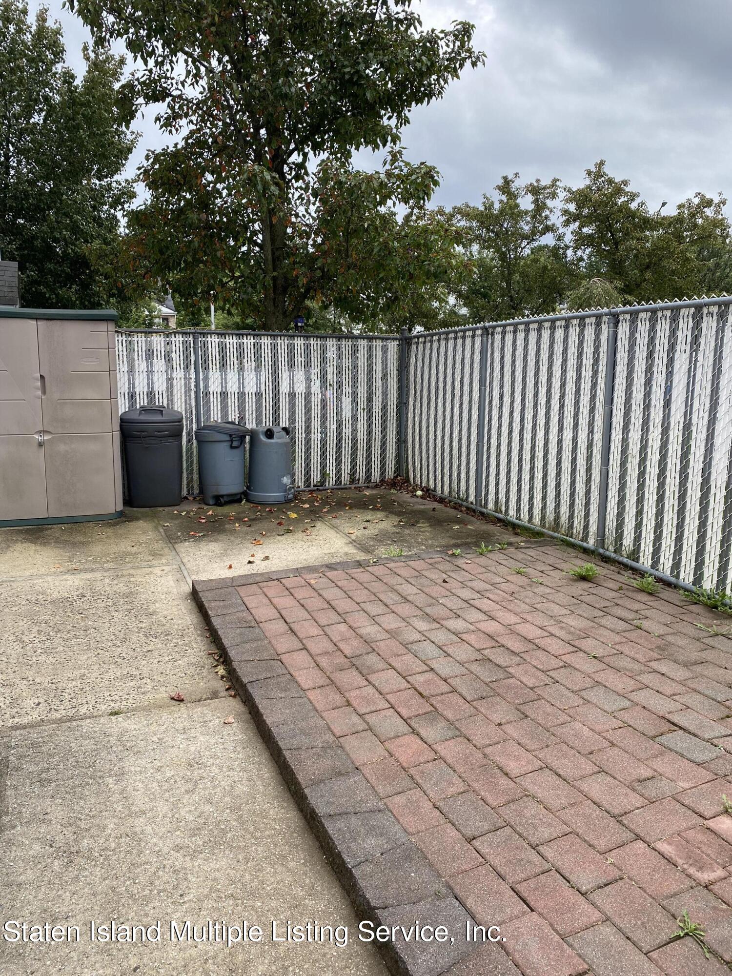 34 Hart Loop Staten Island, NY 10306 - Photo 5 of 17 Side Yard