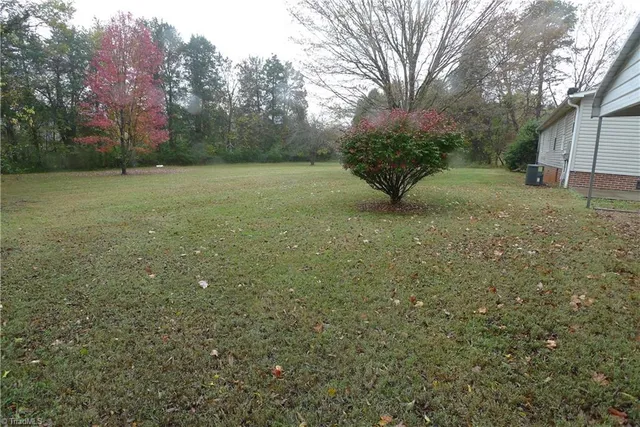 $275,000 | 4350 Us Highway, Advance, NC 27006