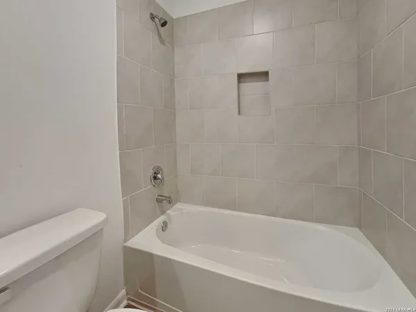 $1,945 | 10830 Quinn Court, San Antonio, TX 78252