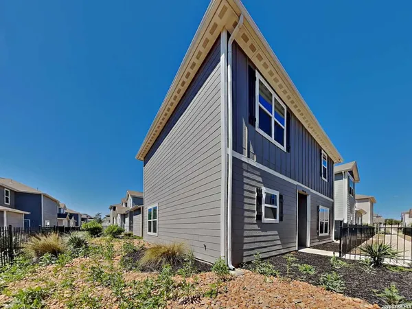 $1,945 | 10830 Quinn Court, San Antonio, TX 78252