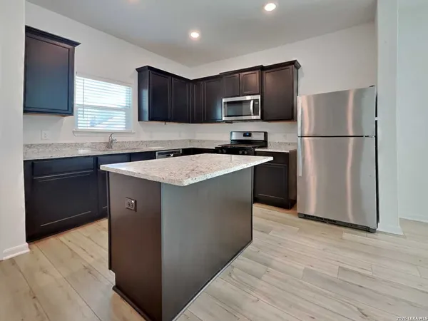 $1,945 | 10830 Quinn Court, San Antonio, TX 78252