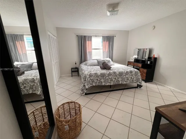 $2,500 | 753 Michigan Avenue, Unit 3C, Miami Beach, FL 33139