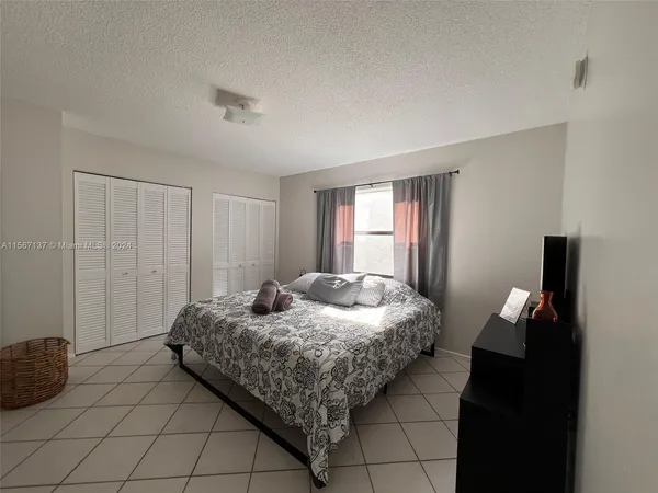 $2,500 | 753 Michigan Avenue, Unit 3C, Miami Beach, FL 33139