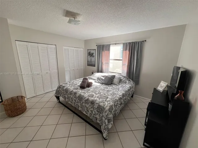 $2,500 | 753 Michigan Avenue, Unit 3C, Miami Beach, FL 33139