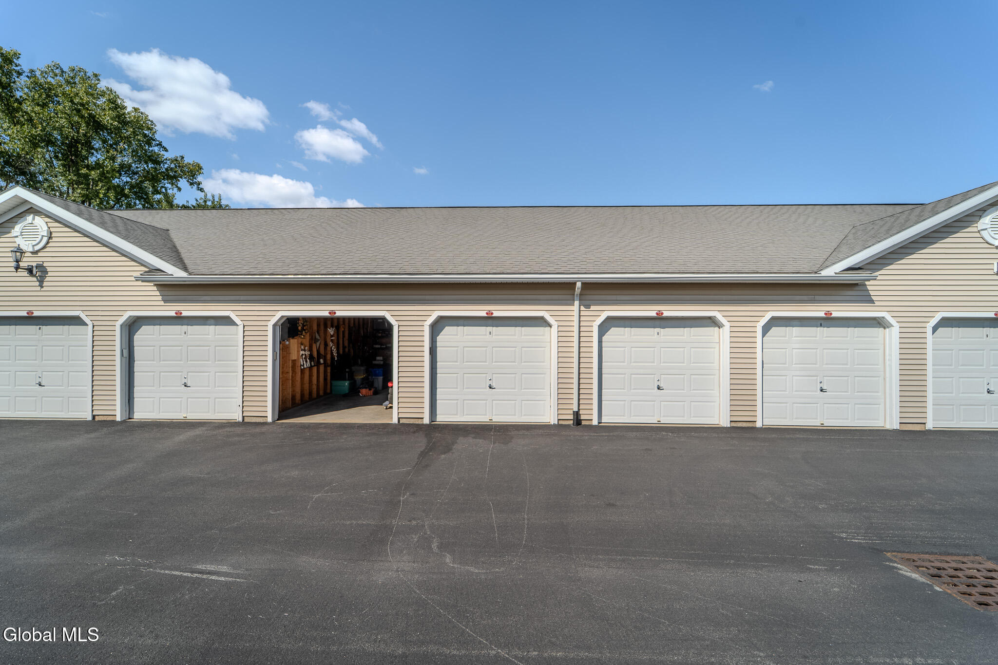 201 Cedar Run Rensselaer, NY 12144 - Photo 35 of 44 MIG02542-HDR