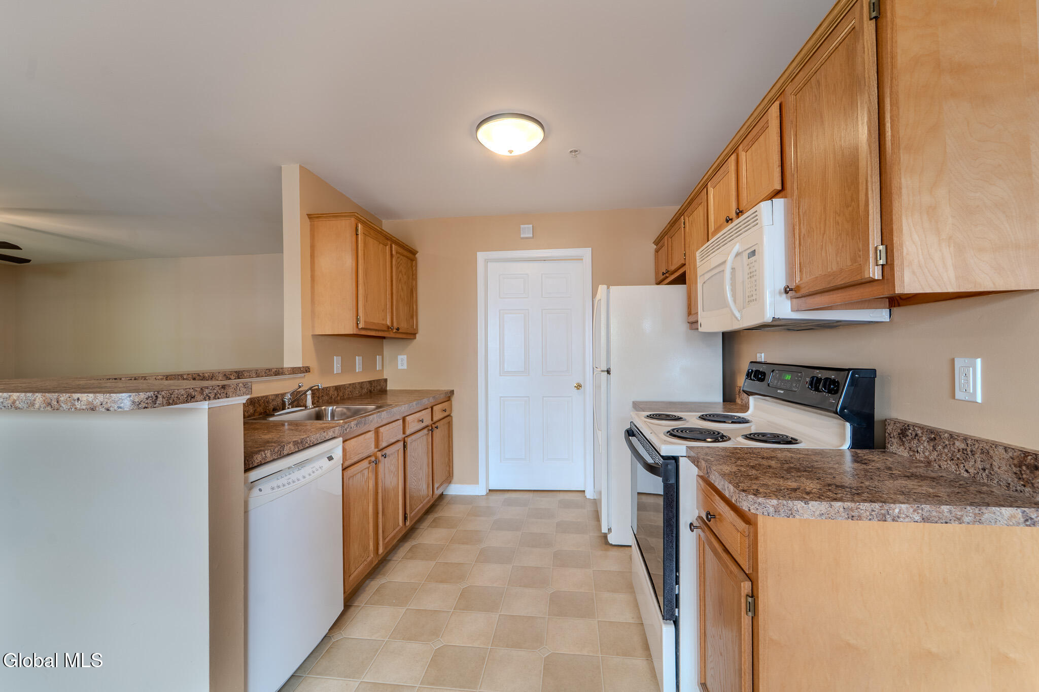 201 Cedar Run Rensselaer, NY 12144 - Photo 9 of 44 MIG02473-HDR