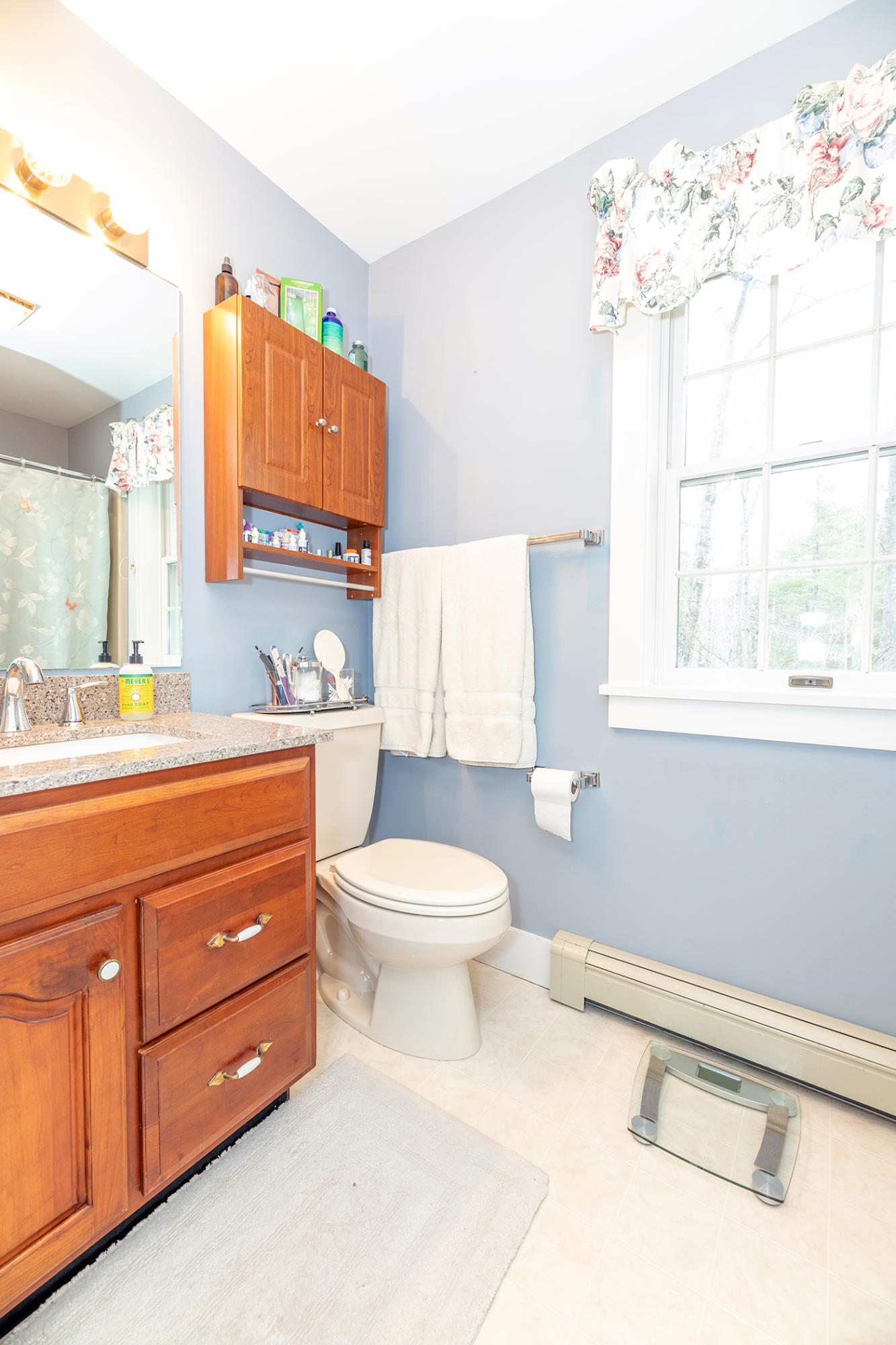 17 Victoria Road Camden, ME 04843 - Photo 8 of 37 Master bathroom