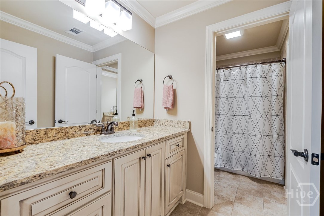 7 Reed Grass Lane Savannah, GA 31405 - Photo 40 of 70 Hall bathroom for two other guest bedrooms upstairs in the hall