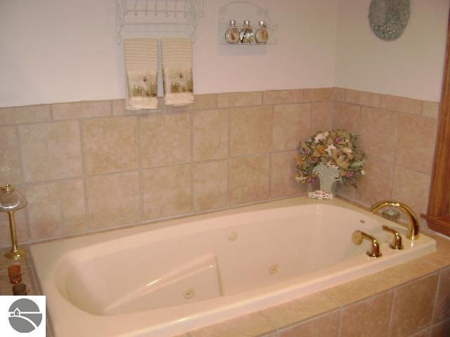 5679 Towerline Road Hale, MI 48739 - Photo 11 of 15 1758000-10.JPG