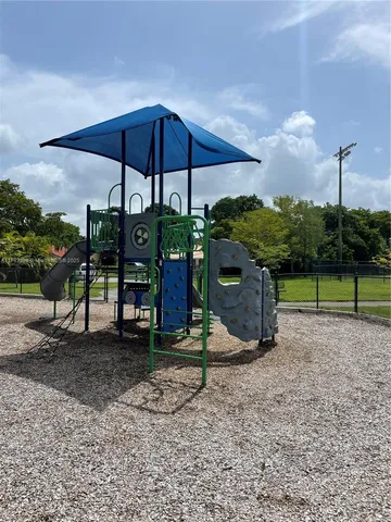 $658,000 | 8588 Northwest 27th Drive, Coral Springs, FL 33065