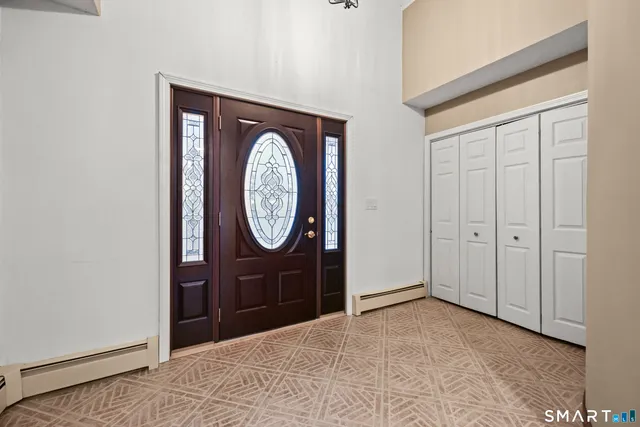 $579,000 | 31 Oxford Court, Simsbury, CT 06070