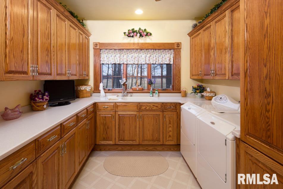 23425 West Farmington Road Farmington, IL 61531 - Photo 22 of 45