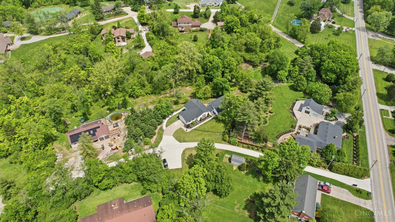 6594 Springdale Road Cincinnati, OH 45247 - Photo 2 of 57