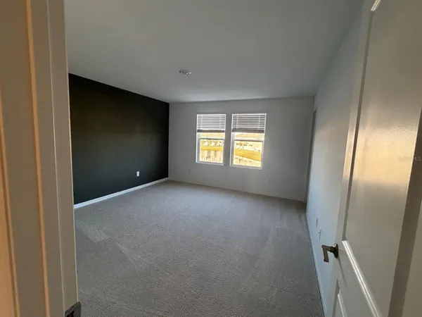 a view of empty room with window