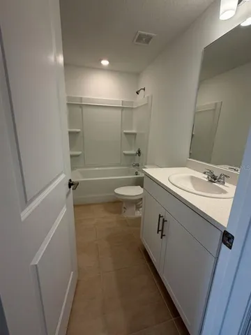 $2,300 | 11636 Glenside Terrace, Palmetto, FL 34221