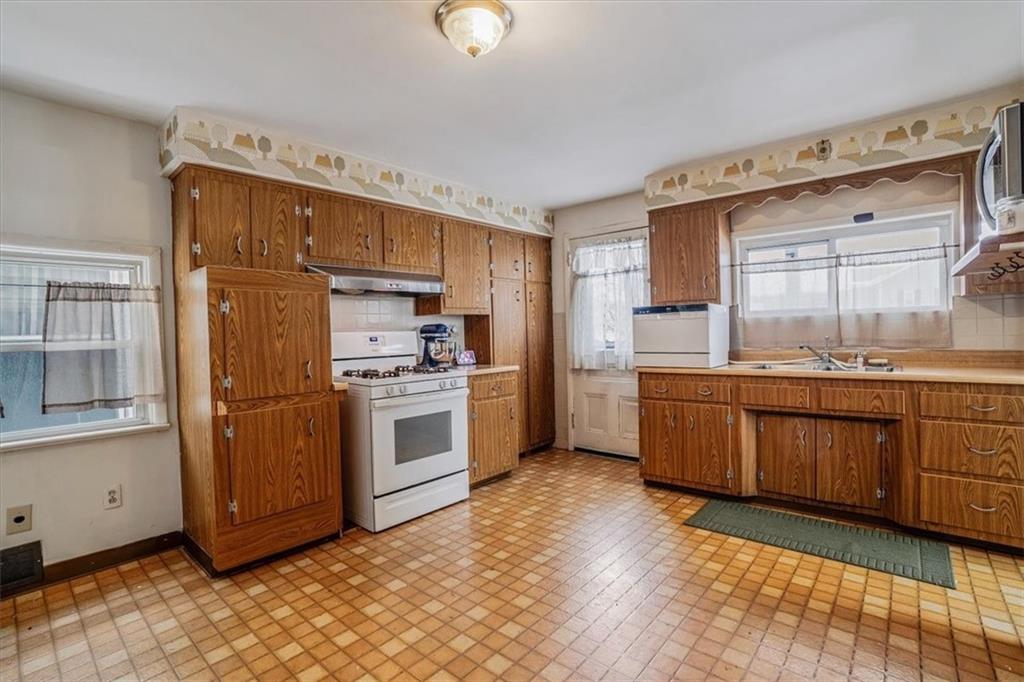 205 6th Avenue Carnegie, PA 15106 - Photo 15 of 48