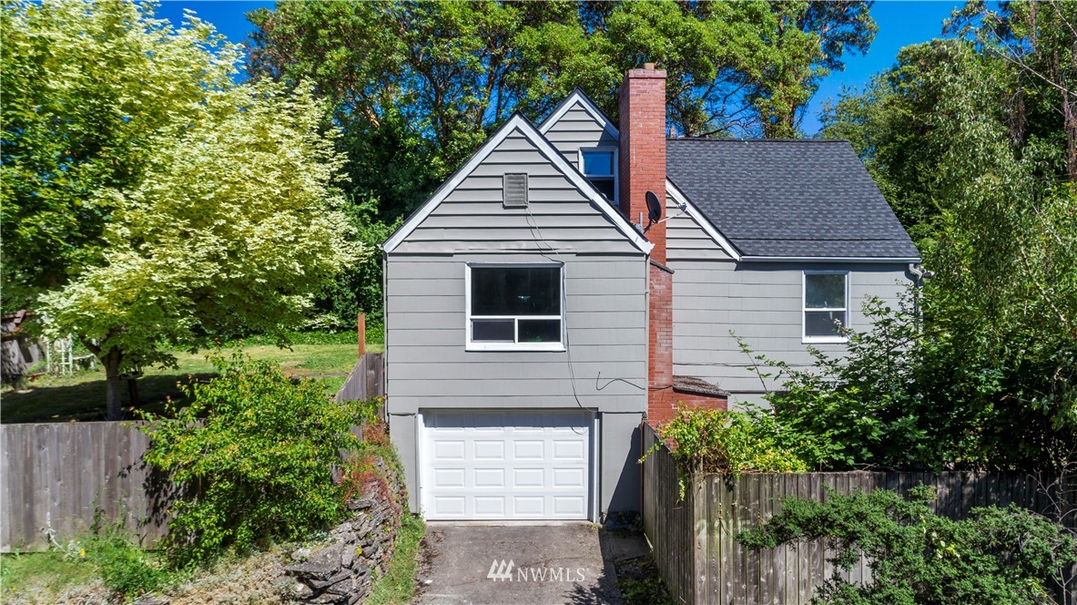 2315 Southwest Roxbury Street Seattle, WA 98106 - Photo 1 of 28 Gallery Image 1