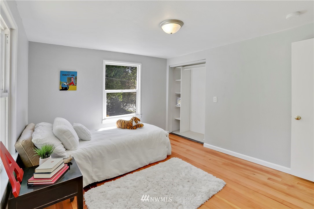 2315 Southwest Roxbury Street Seattle, WA 98106 - Photo 11 of 28 Gallery Image 11