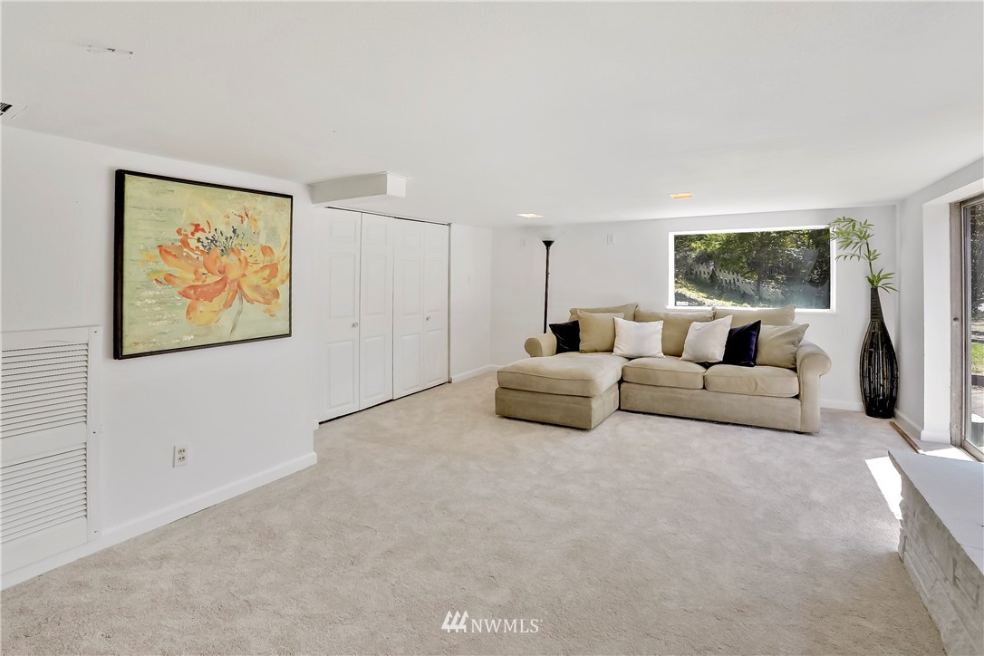 2315 Southwest Roxbury Street Seattle, WA 98106 - Photo 20 of 28 Gallery Image 20