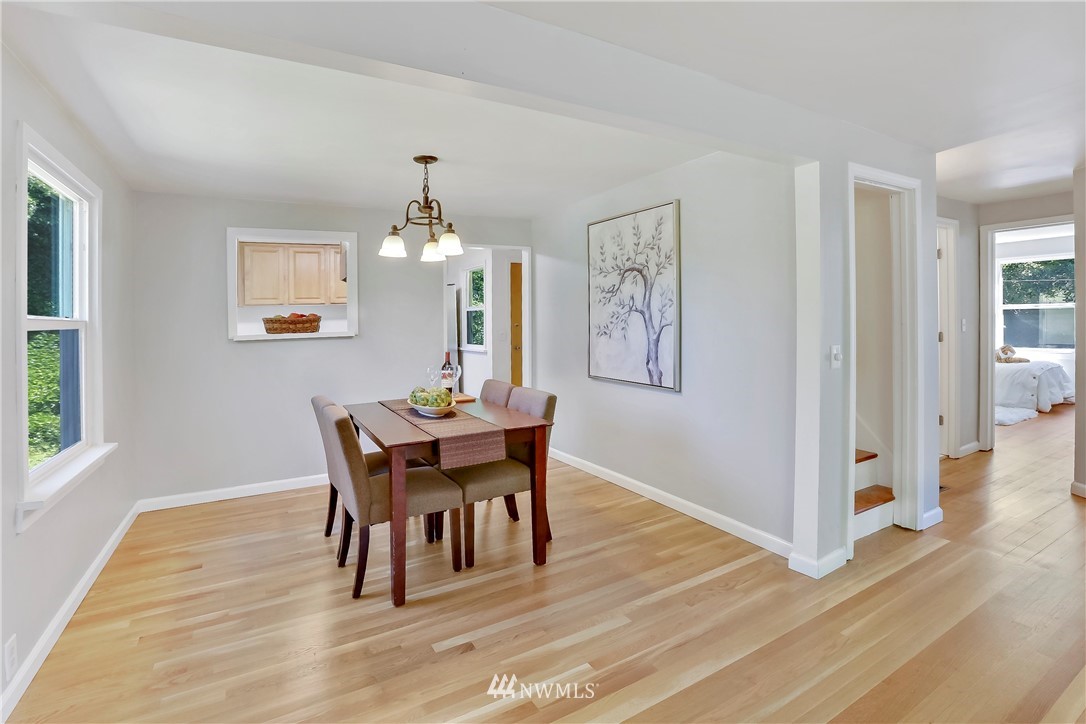2315 Southwest Roxbury Street Seattle, WA 98106 - Photo 6 of 28 Gallery Image 6