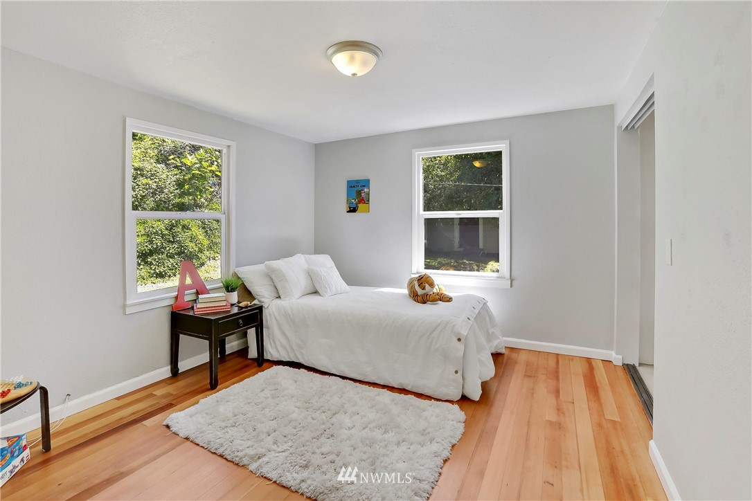 2315 Southwest Roxbury Street Seattle, WA 98106 - Photo 10 of 28 Gallery Image 10