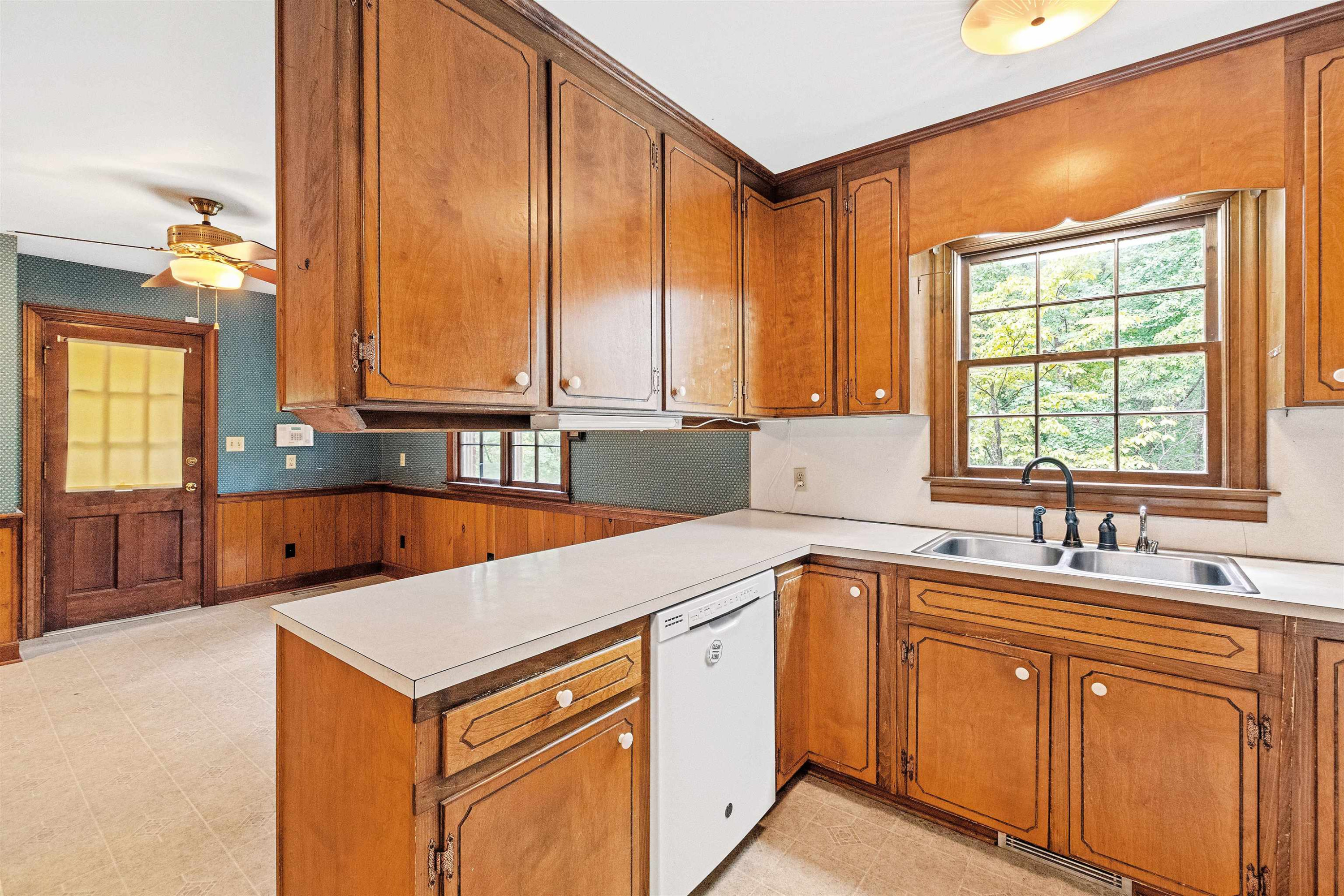 1901 Myron Drive Raleigh, NC 27607 - Photo 9 of 39 Photo 9