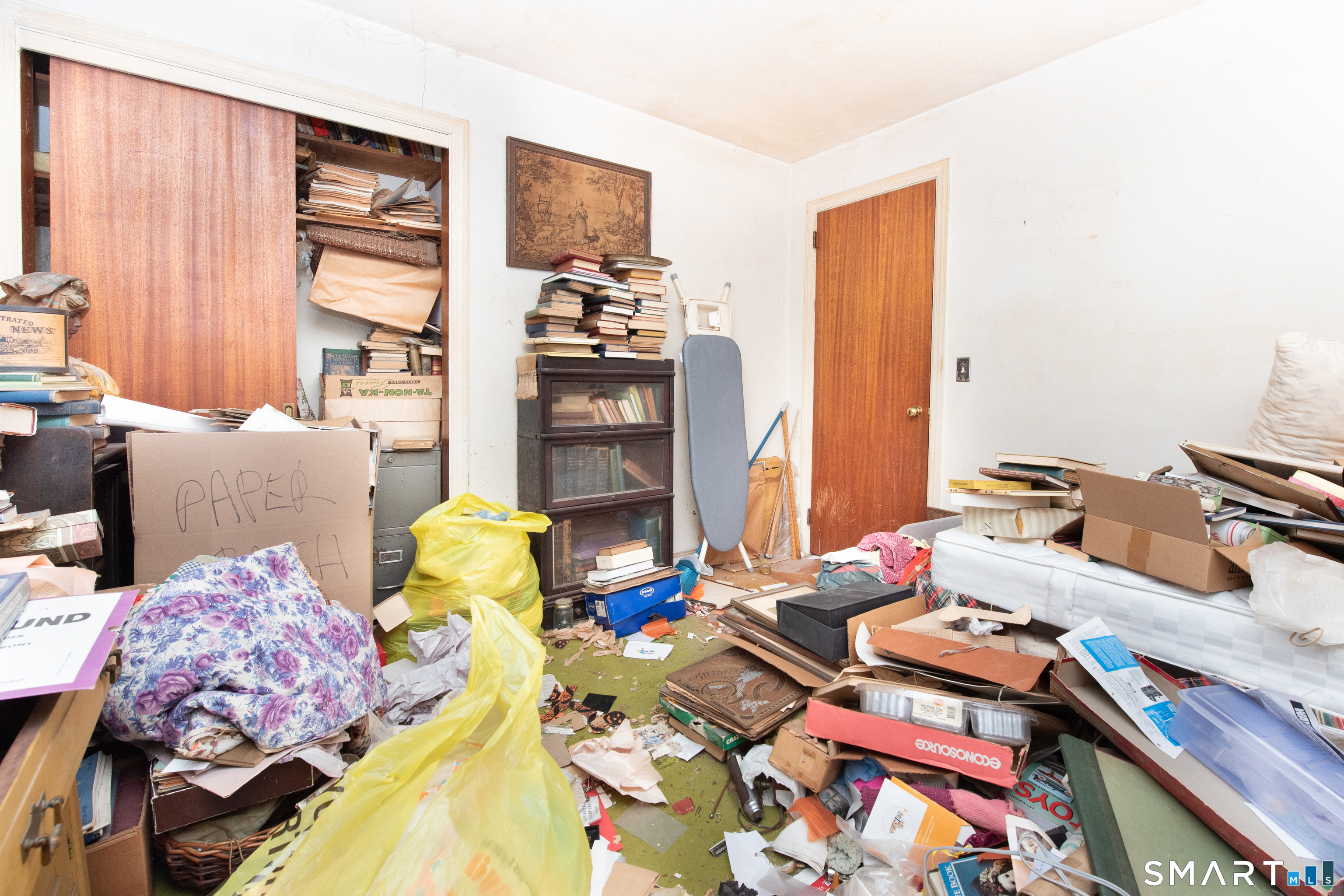 1 Dexter Road Westport, CT 06880 - Photo 14 of 29 a bed room with two beds and a window