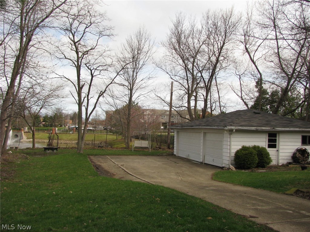 5651 Wellington Road Cleveland, OH 44124 - Photo 4 of 33
