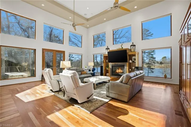 $889,000 | 637 Wildflower Trail, Lexington, NC 27295