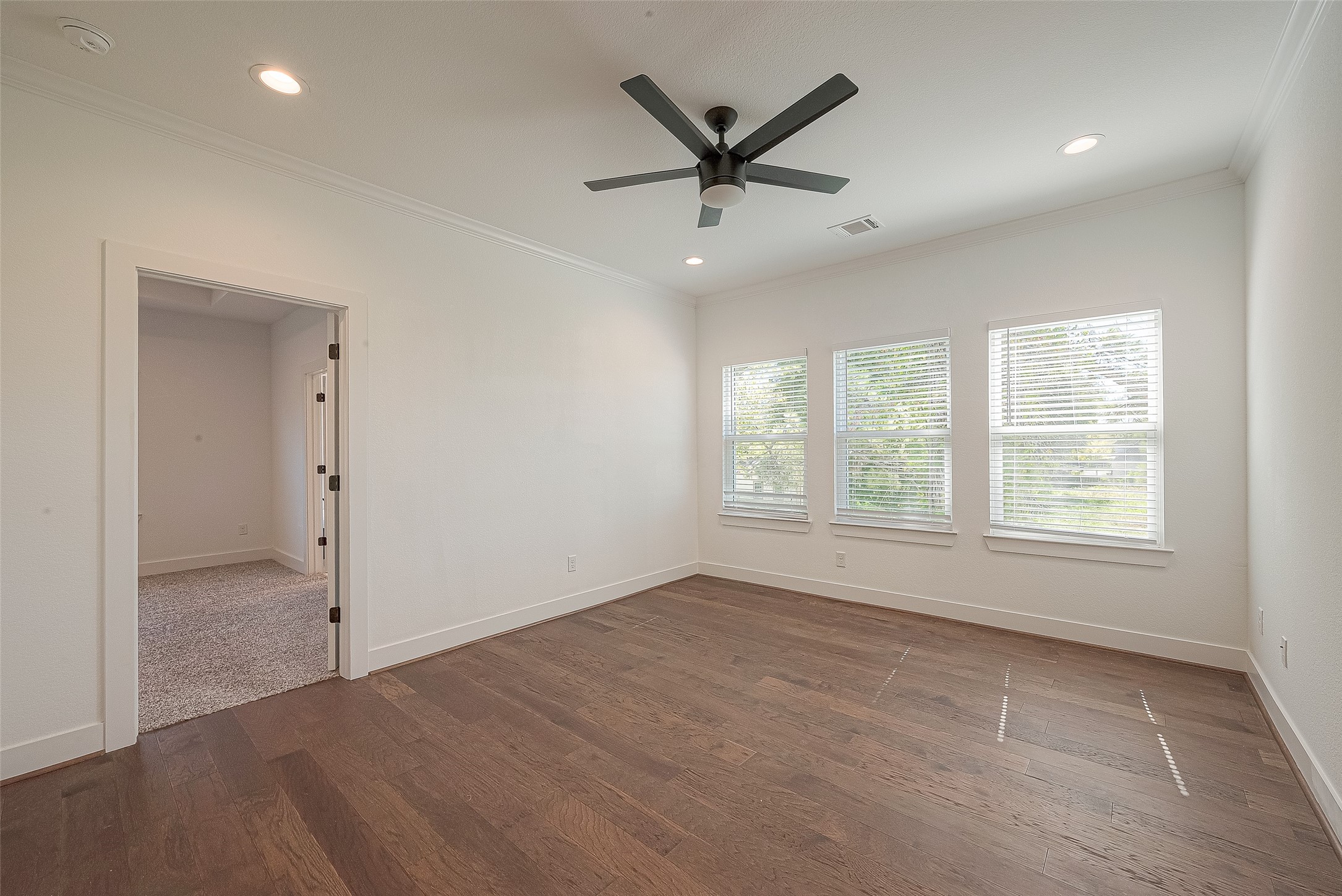 13419 Scott Street Houston, TX 77047 - Photo 10 of 23 a view of a livingroom with a ceiling fan and window