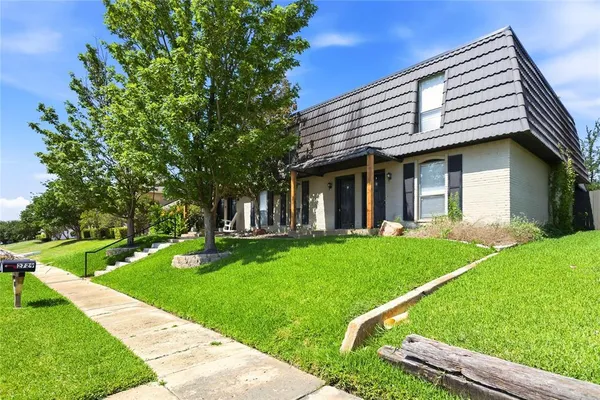 $1,645 | 2729 Hurstview Drive, Unit A, Hurst, TX 76054