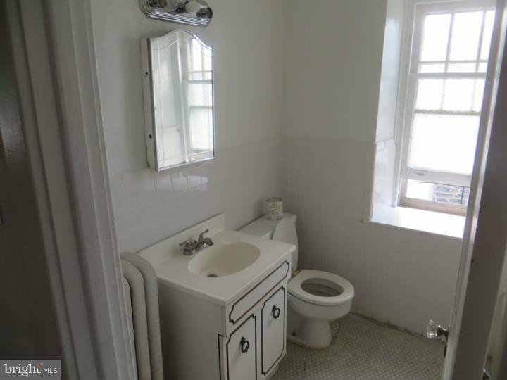 123 Overhill Road Upper Darby, PA 19082 - Photo 18 of 25