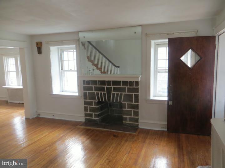 123 Overhill Road Upper Darby, PA 19082 - Photo 4 of 25