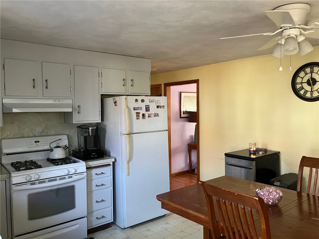 45 Perrin Avenue Pawtucket, RI 02861 - Photo 15 of 33 Gas cooking