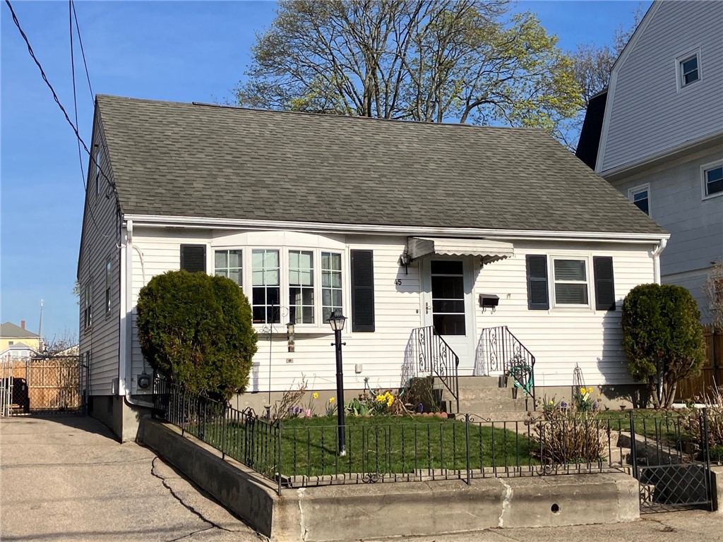 45 Perrin Avenue Pawtucket, RI 02861 - Photo 2 of 33 Nicely fenced front yard