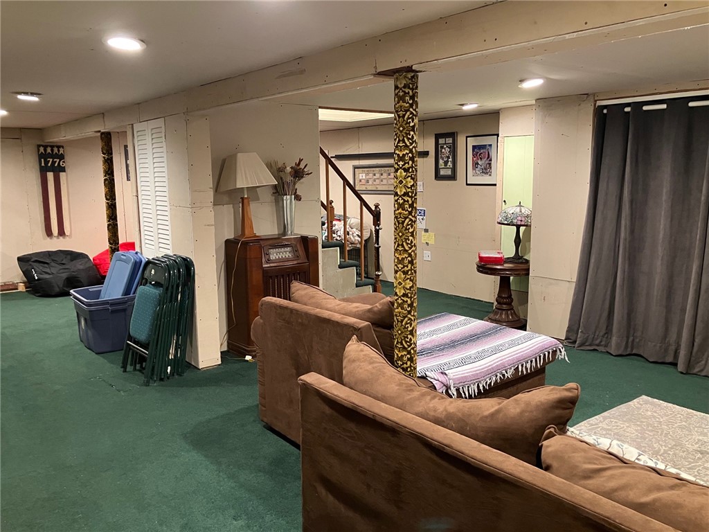 45 Perrin Avenue Pawtucket, RI 02861 - Photo 31 of 33 Plenty of room for family, friends and fun!