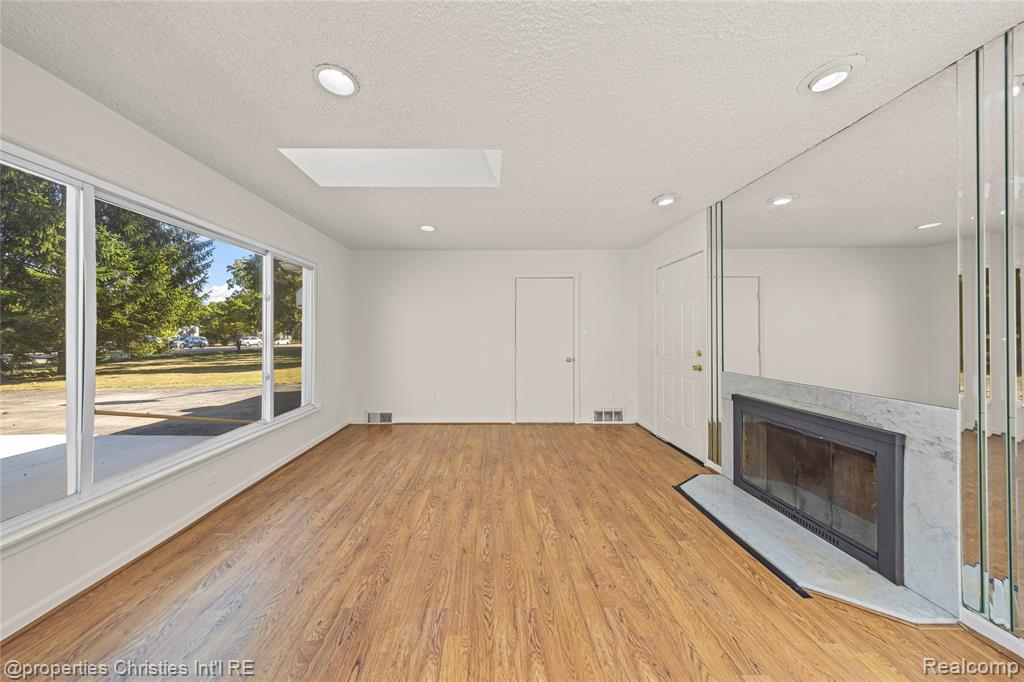 6550 Inkster Road West Bloomfield, MI 48322 - Photo 18 of 39