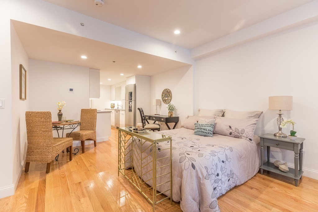 61 Commonwealth Avenue, Unit 2 Boston, MA 02116 - Photo 8 of 11