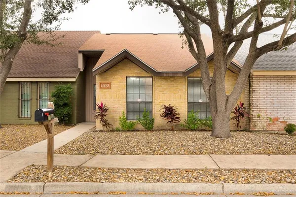 $1,200 | 1102 Cardinal Avenue, McAllen, TX 78504