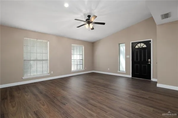 $1,200 | 1102 Cardinal Avenue, McAllen, TX 78504