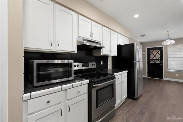 $1,200 | 1102 Cardinal Avenue, McAllen, TX 78504