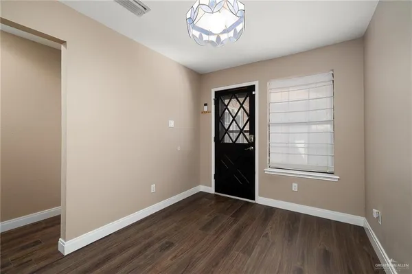 $1,200 | 1102 Cardinal Avenue, McAllen, TX 78504