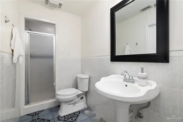 $1,200 | 1102 Cardinal Avenue, McAllen, TX 78504