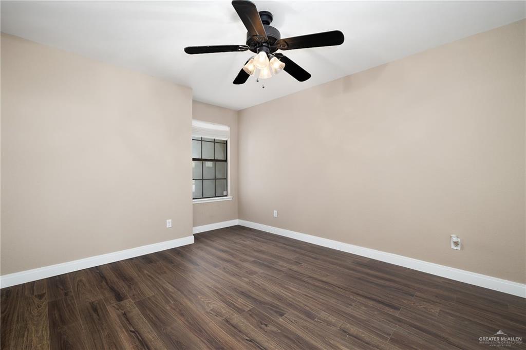 1102 Cardinal Avenue McAllen, TX 78504 - Photo 9 of 11