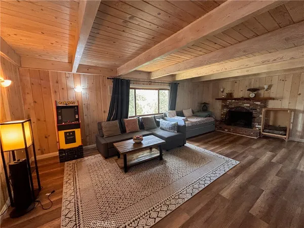 $2,650 | 32415 Scandia Drive, Running Springs, CA 92382