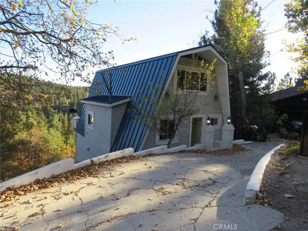 $2,650 | 32415 Scandia Drive, Running Springs, CA 92382